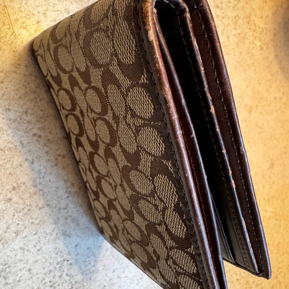 Coach men’s wallet, brown color, leather inside lightly used - Picture 3 of 6